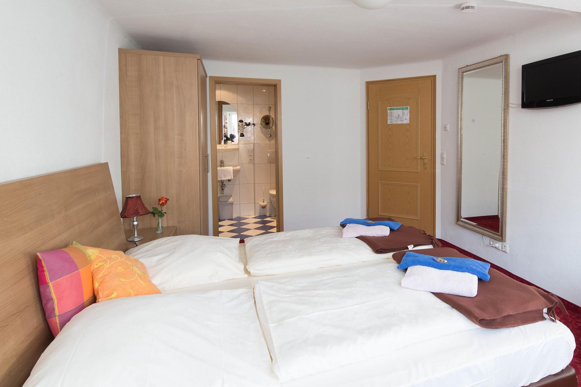Boutiquehotel Goldene Rose - Self-Check-In Rothenburg ob der Tauber Exterior foto