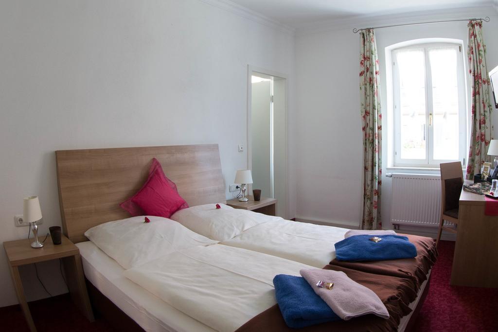 Boutiquehotel Goldene Rose - Self-Check-In Rothenburg ob der Tauber Exterior foto
