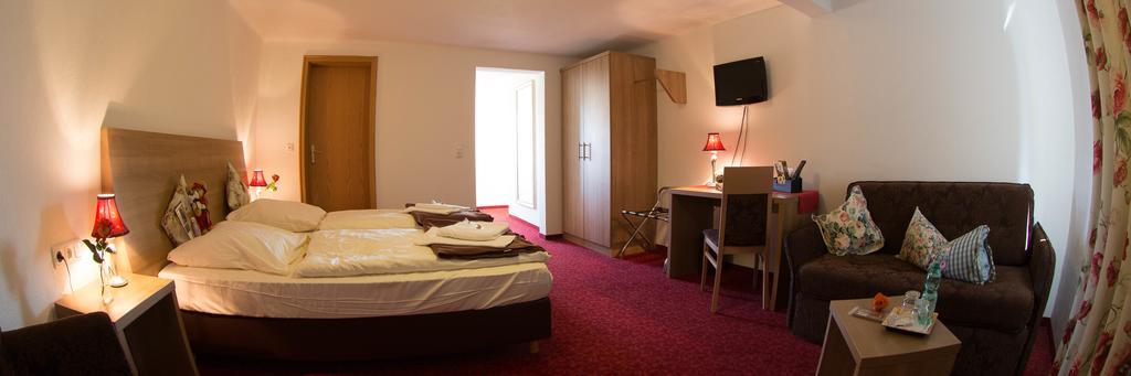 Boutiquehotel Goldene Rose - Self-Check-In Rothenburg ob der Tauber Exterior foto